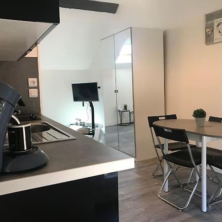 Studio Du Chateau Apartment Champs-Sur-Marne Bagian luar foto